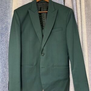 Men's Hand-Tailored Green Three-Piece Suit Size S with Garment Cover